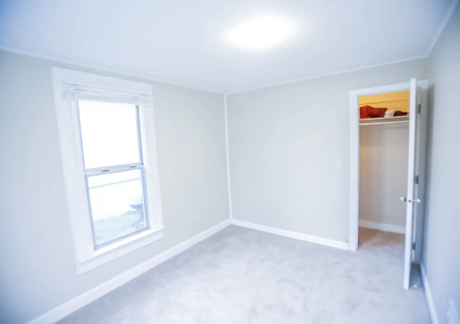 Charming 2 Bedroom 1 Bath Home - Downtown Everett — Photo 4