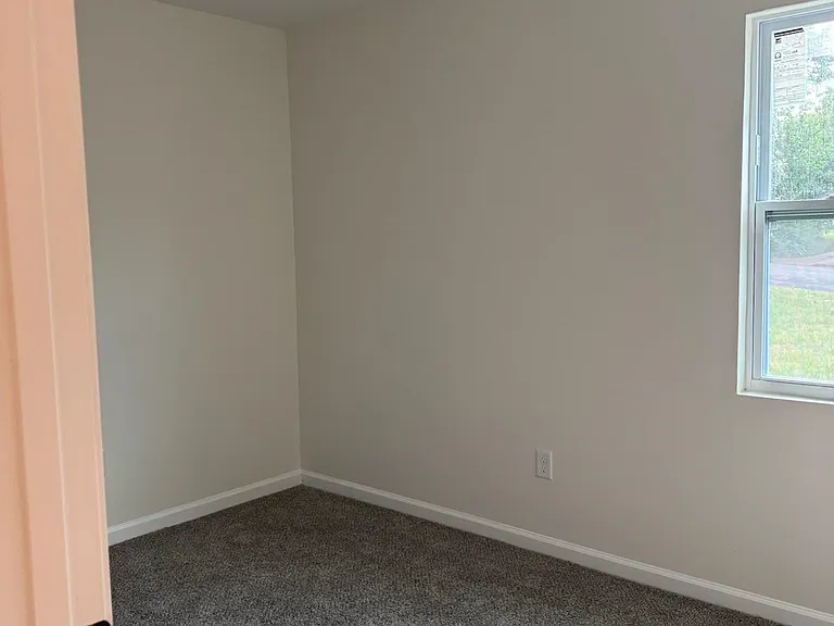 385 Fitzgerald Dr — Photo 3