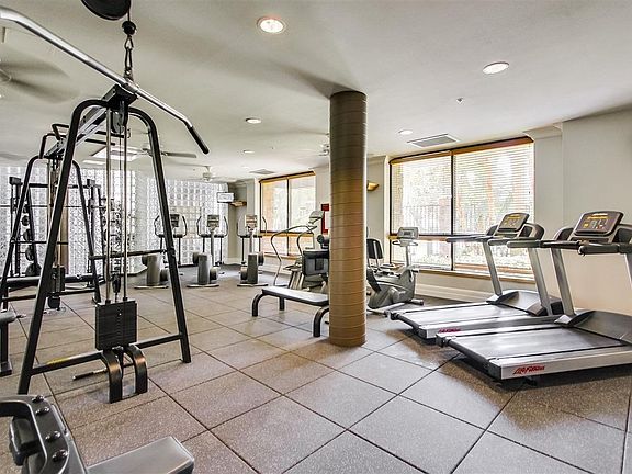 5th image of 1480 Broadway Unit 2211