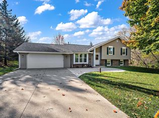 2835 Canyon Dr, Jackson, WI 53037