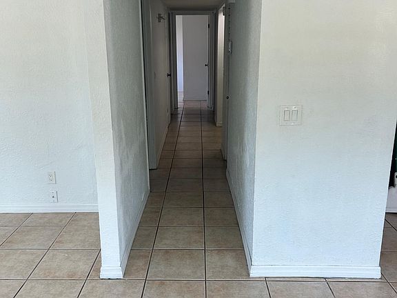 5th image of 2871 Willow Ave #A
