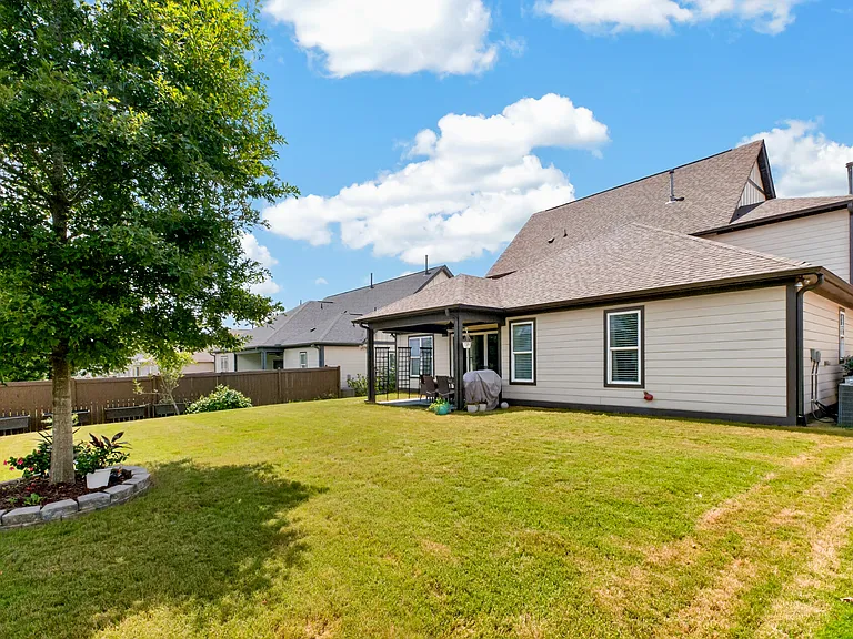 4040 Olivia Rd — Photo 57