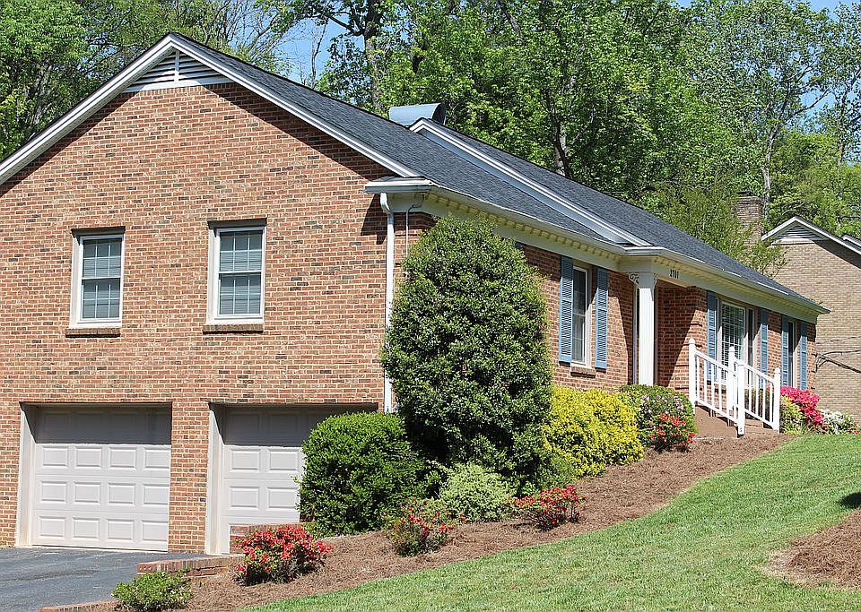 2nd image of 2701 Whiffletree Rd