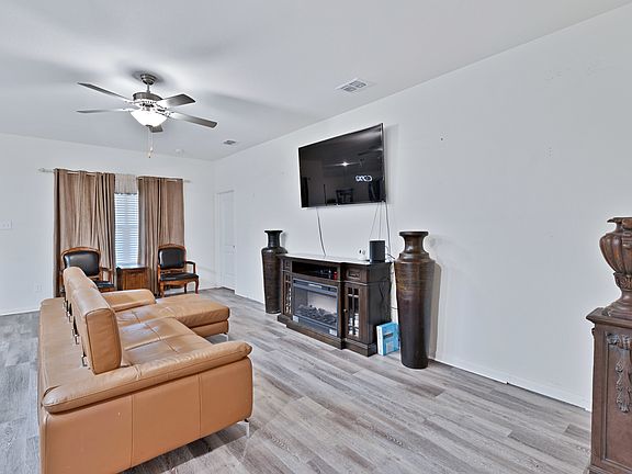 5th image of 119 Bluebonnet Dr