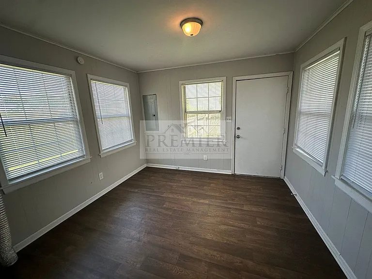 10005 E 53rd St — Photo 12