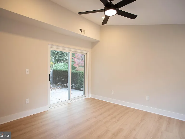 22 Stone Manor Ct #22 — Photo 14