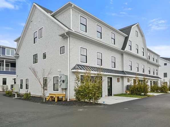 345 Reef Road #B4, Fairfield, CT 06824