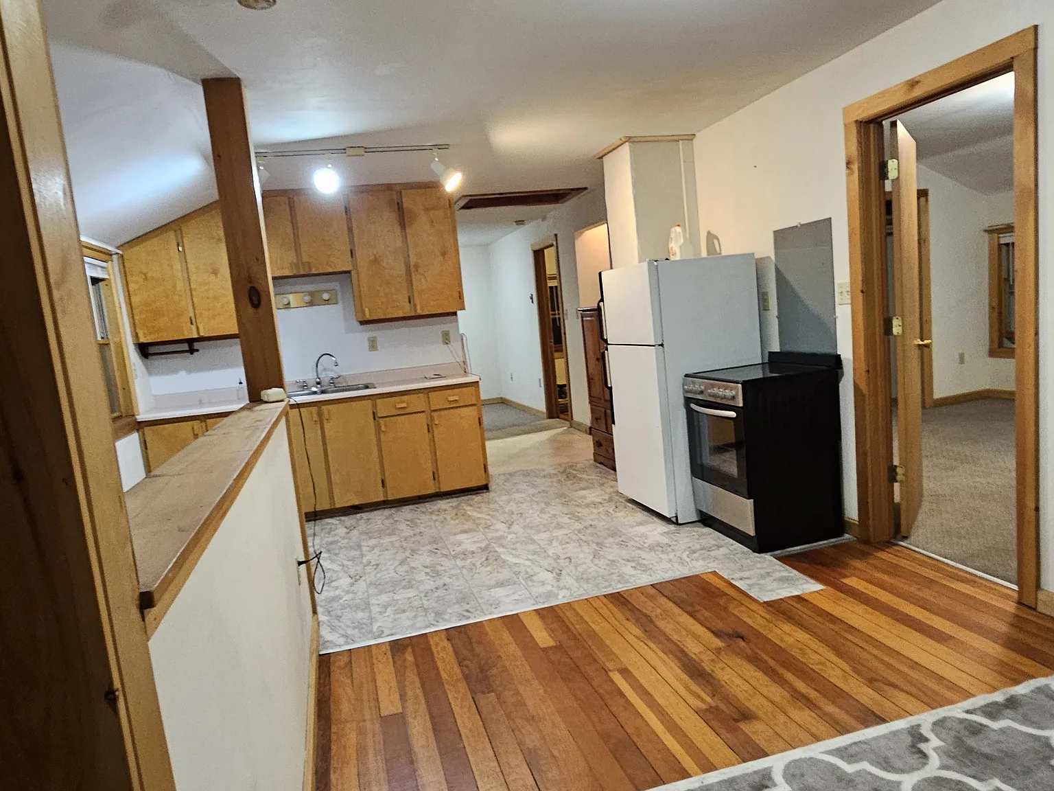 197 N Quinsigamond Ave — Photo 4