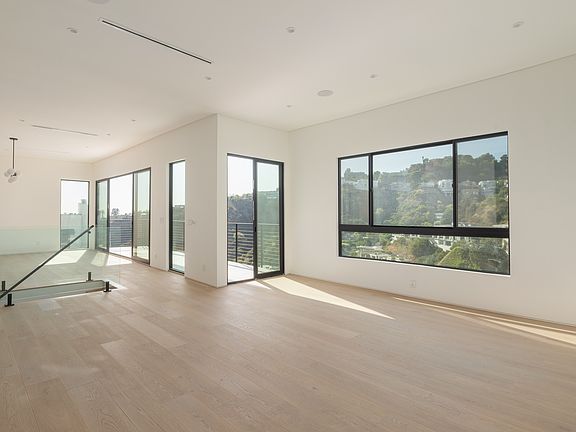 2nd image of 1931 Sunset Plaza Dr