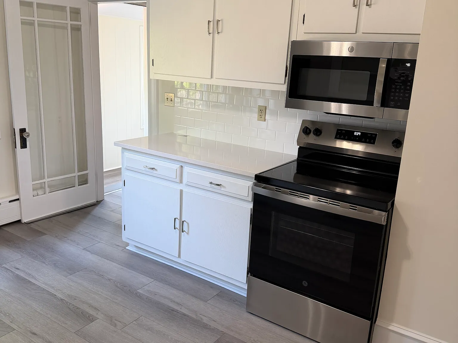 3 bed, 1.5 bath, 1302 sqft, $3,200 — Photo 4
