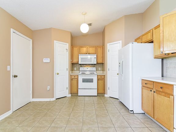 5th image of 6320 Gondola Dr
