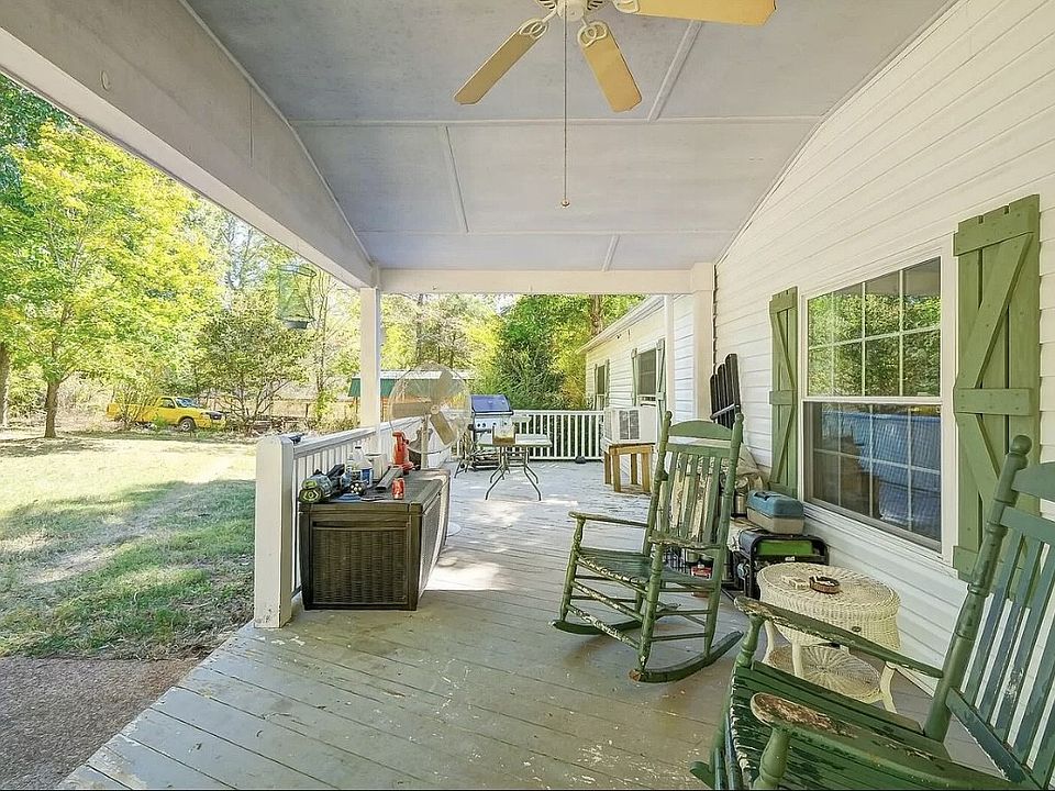 1st image of 1055 Skyline Dr