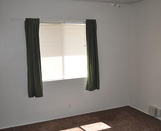 3rd image of 33724 Fairview Dr