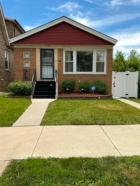 1st image of 353 E 90th St