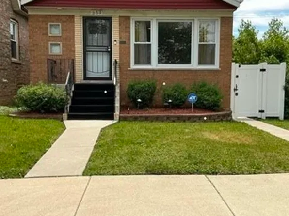 353 E 90th St, Chicago, IL 60619