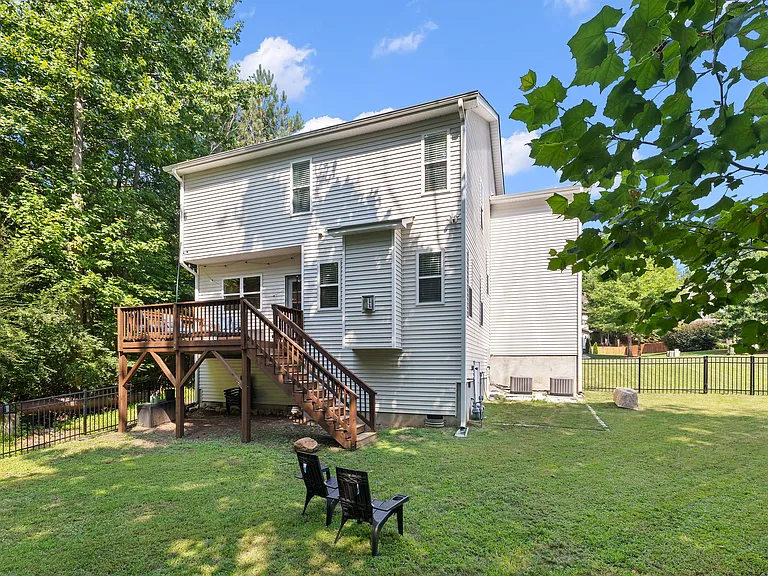 115 Owensboro Ct — Photo 44