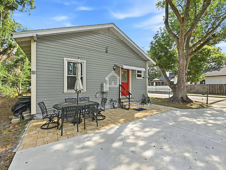 302 W Park St — Photo 29