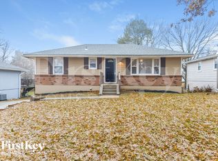 605 NW 88th Ter, Kansas City, MO 64155
