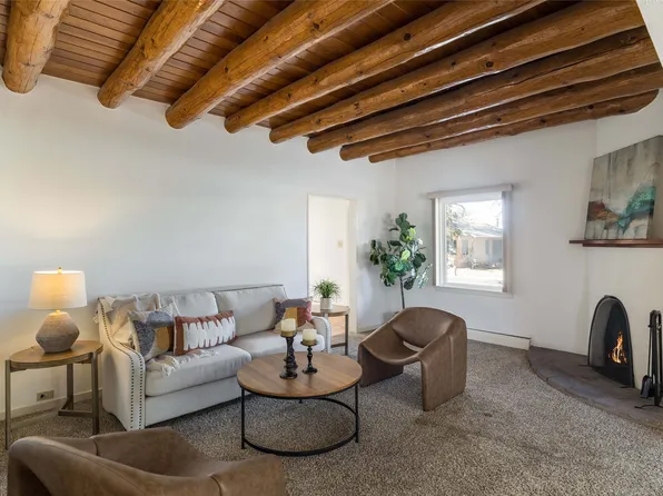 102 Camino Santiago, Santa Fe, NM 87501