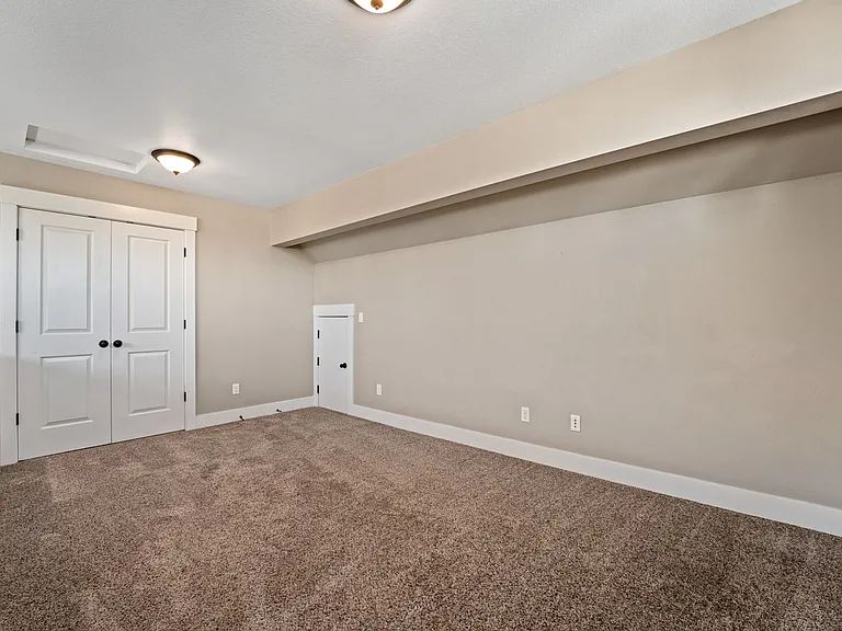 1064 SE Leonel Ln — Photo 36