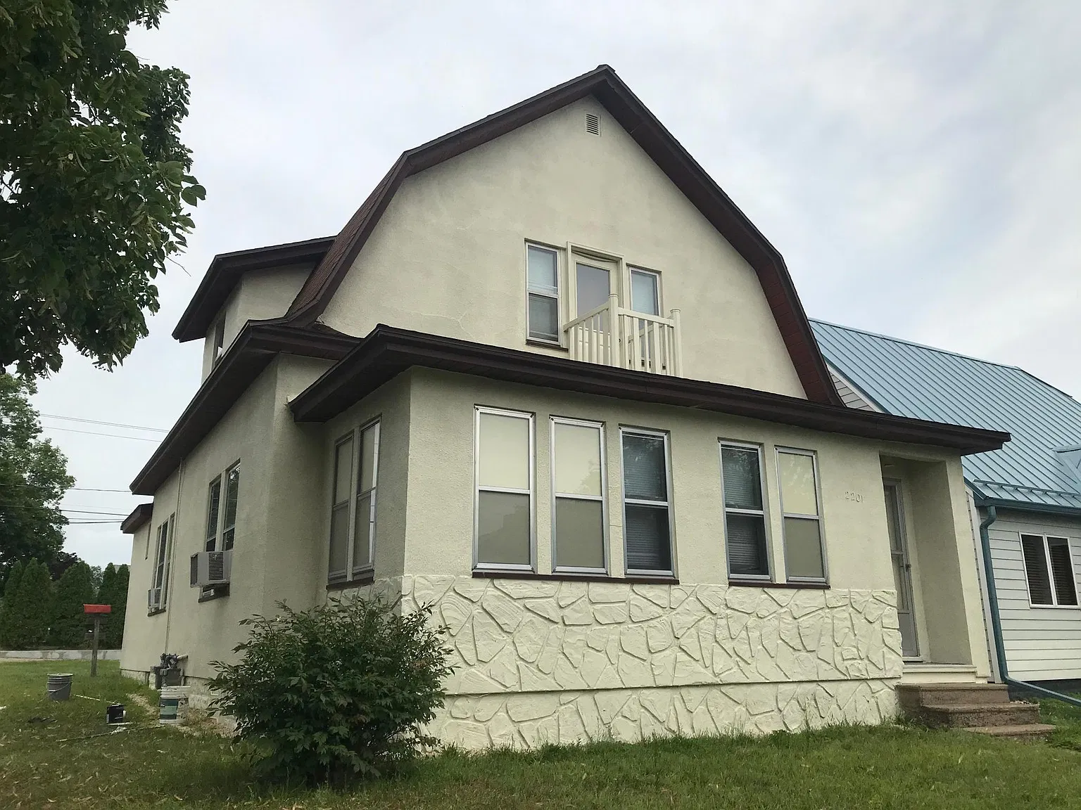 2201 La Crosse St — Photo 1