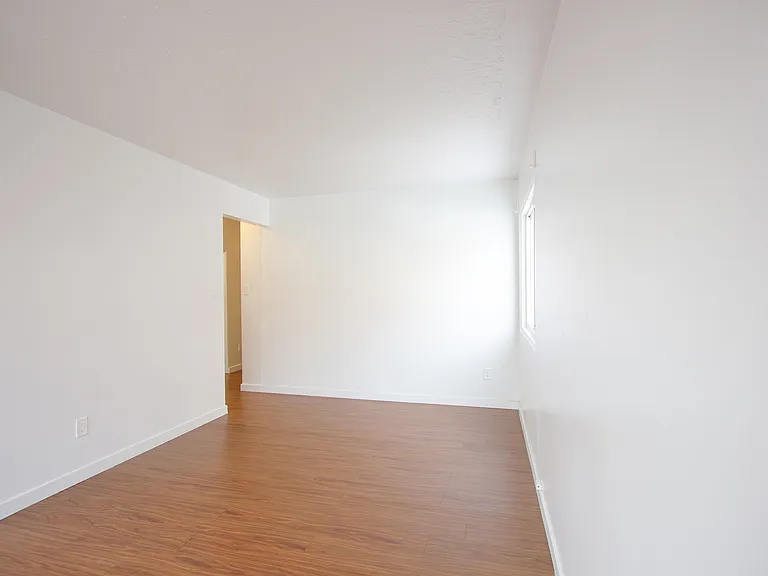 10217 116th St NW — Photo 5