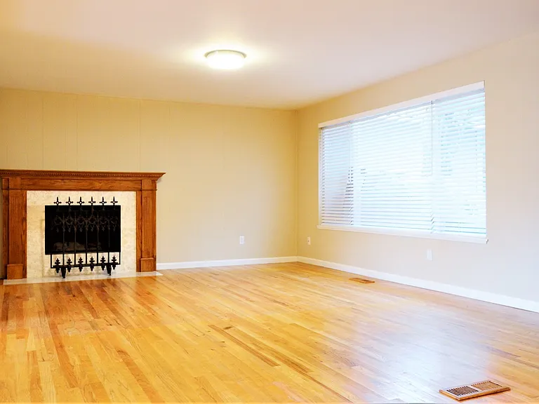 1814 Whitman Ct NE — Photo 7