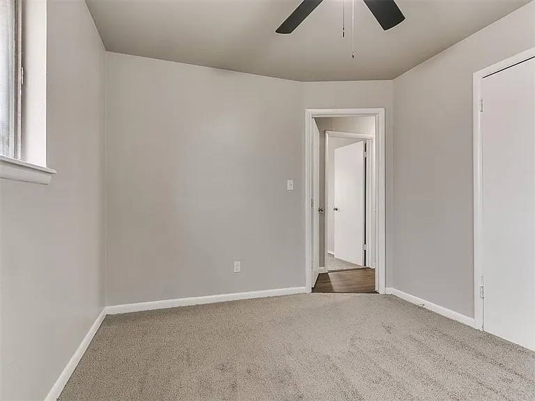 923 SW 3rd St — Photo 31