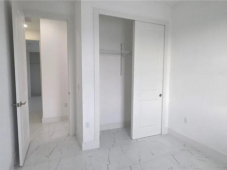927 Chenault St — Photo 10