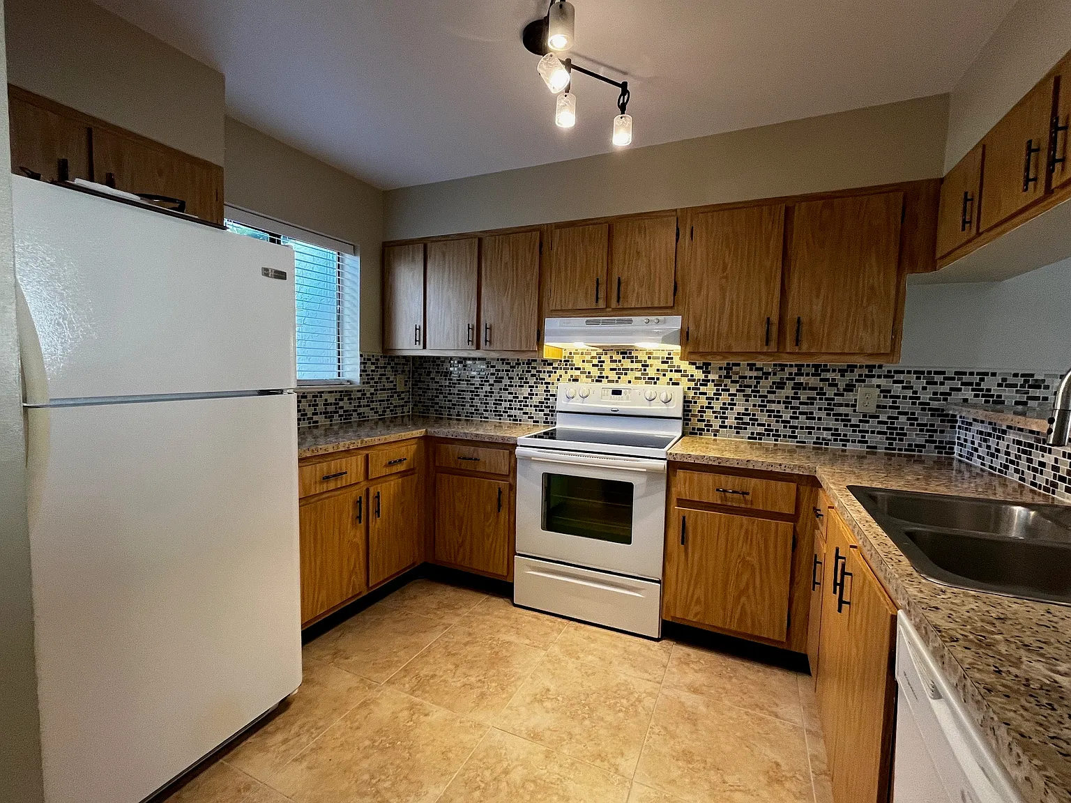 1694 SW Crossings Cir — Photo 4