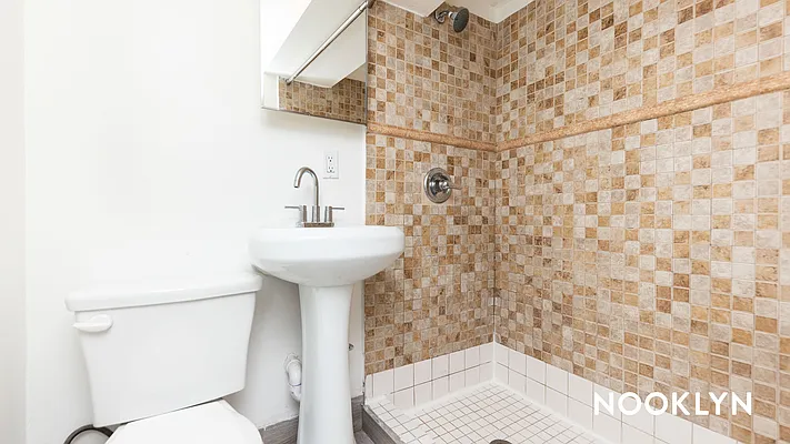 Rented by Nooklyn NYC LLC | media 37