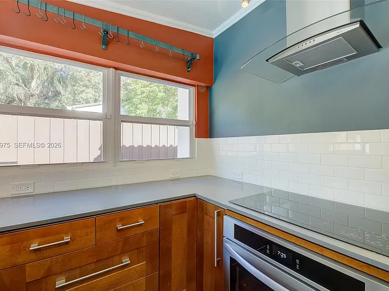2441 Swanson Ave — Photo 16