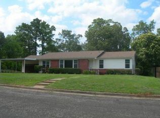 305 Isgren Dr, Longview, TX 75602