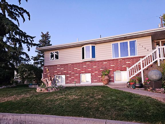 2nd image of 1120 Valley View Dr