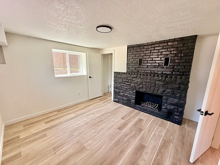 5611 N 48th St #B — Photo 9