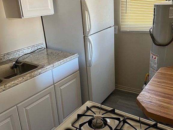 4th image of 501 Vassar Dr SE #0