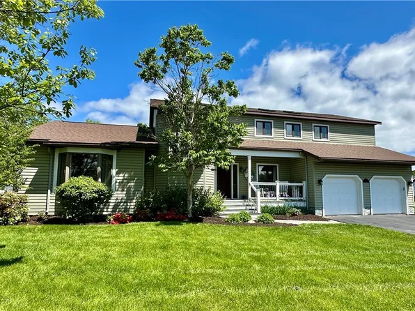 1 Jonquil Trl, Oswego, NY 13126