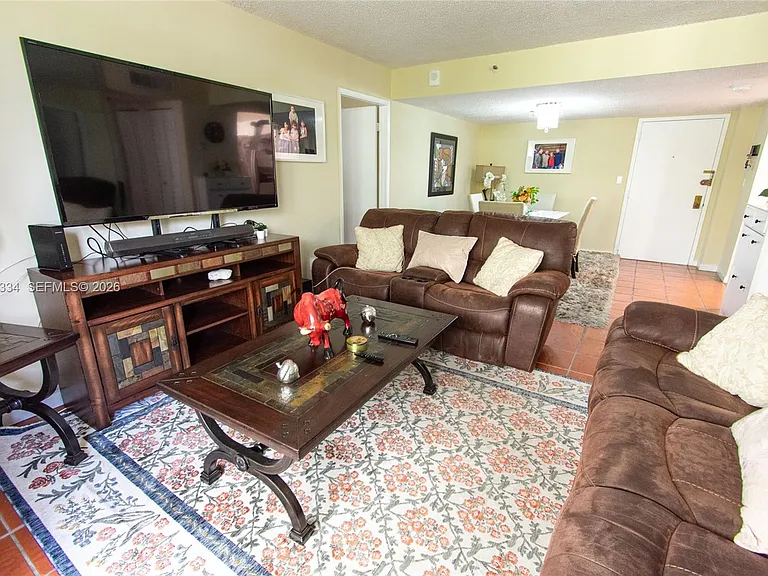 1621 Collins Ave #205 — Photo 12
