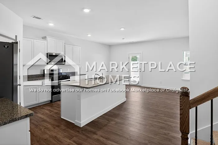 3220 Highline Dr — Photo 5