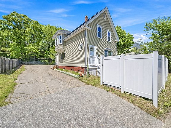 5th image of 17 Forest Ave