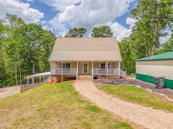 225 NE Deer Hollow Trl, Talking Rock, GA 30175
