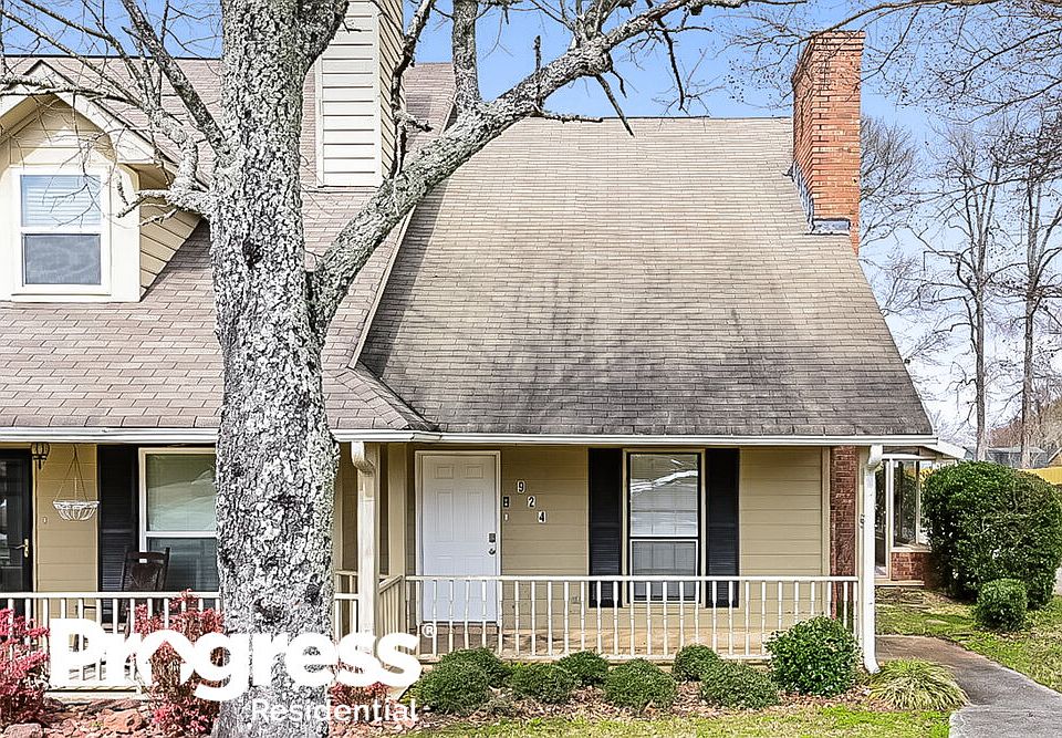 1st image of 924 Park Pl NE