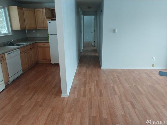 5th image of 17112 6th Avenue Ct E