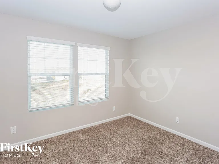 408 Gentle Bend Cv — Photo 10