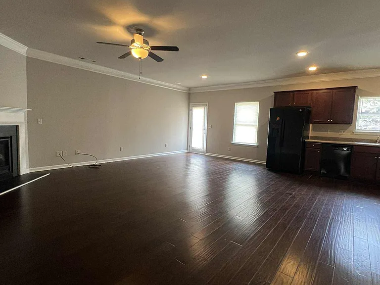 1739 Snapping Ct — Photo 4