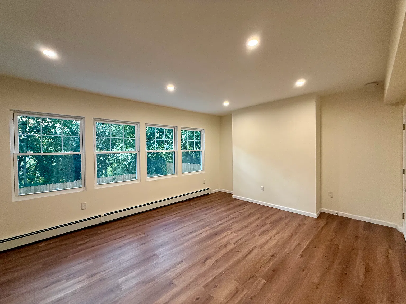 1 bed, 800 sqft, $2,100 — Photo 2