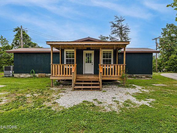 2nd image of 210 Conifer Trl