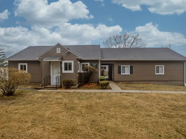72 Lynwood Dr #72, Chicopee, MA 01022