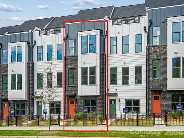 3652 S Tryon St, Charlotte, NC 28217