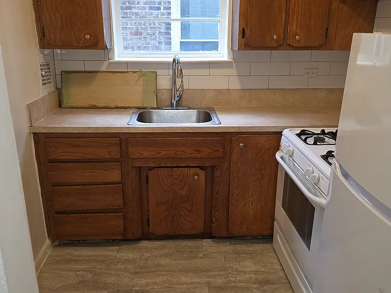 2901 Matthews Ave #2B — Photo 4